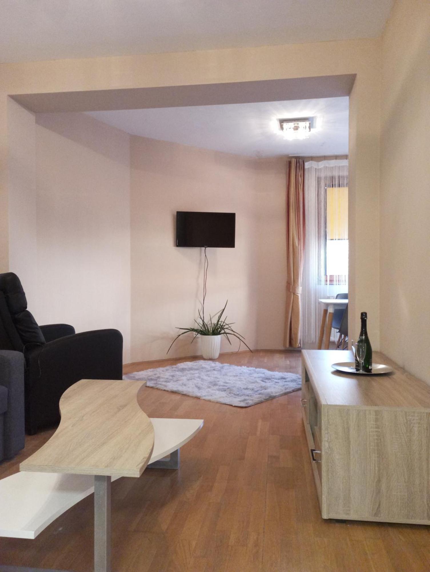 Zen Apartman Budakalasz Exterior photo